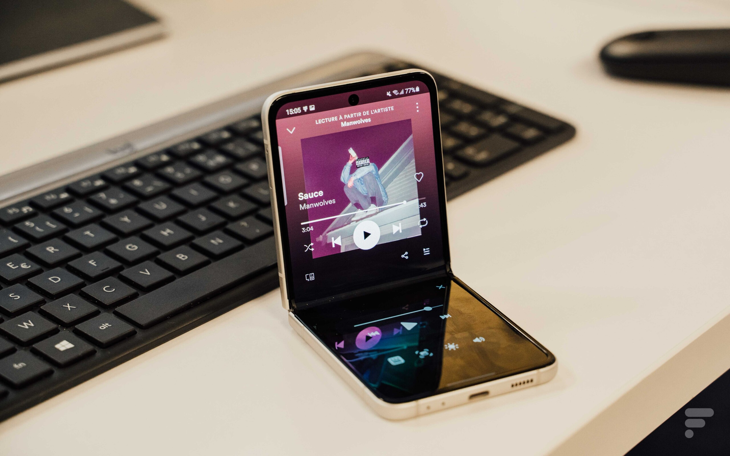 Samsung Galaxy Z Flip3 : une remise de 50 euros le rend plus accessible avec un forfait 5G SFR
