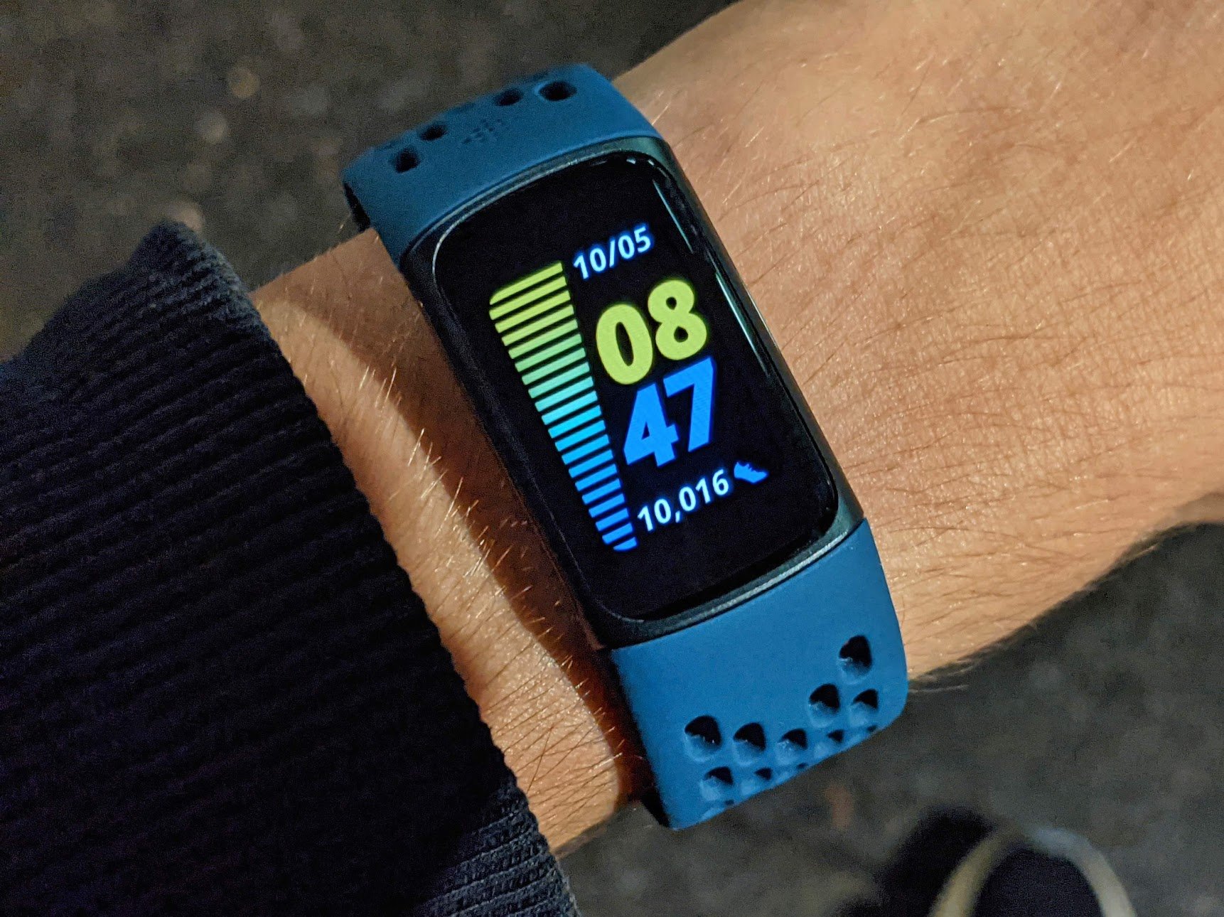Test du Fitbit Charge 5 : à quelques pas du bracelet d’activité ultime