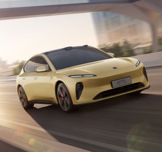 Nio ET5 officialisée : elle veut croquer la Tesla Model 3 avec ses 1000 km d’autonomie