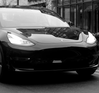 Accident de la route à Paris : Tesla précise qu’une défaillance technique de l’accélérateur n’est pas possible