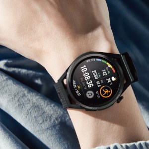 Huawei lance une montre taillée pour le sport avec deux semaines d’autonomie