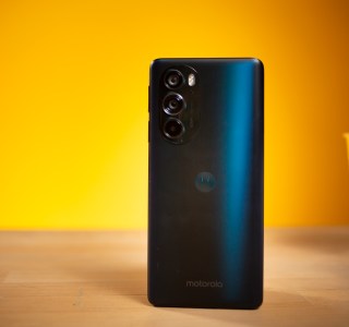 Motorola edge 30 pro : l’excellent flagship équipé d’un Snapdragon 8 Gen 1 est à moins de 800 €