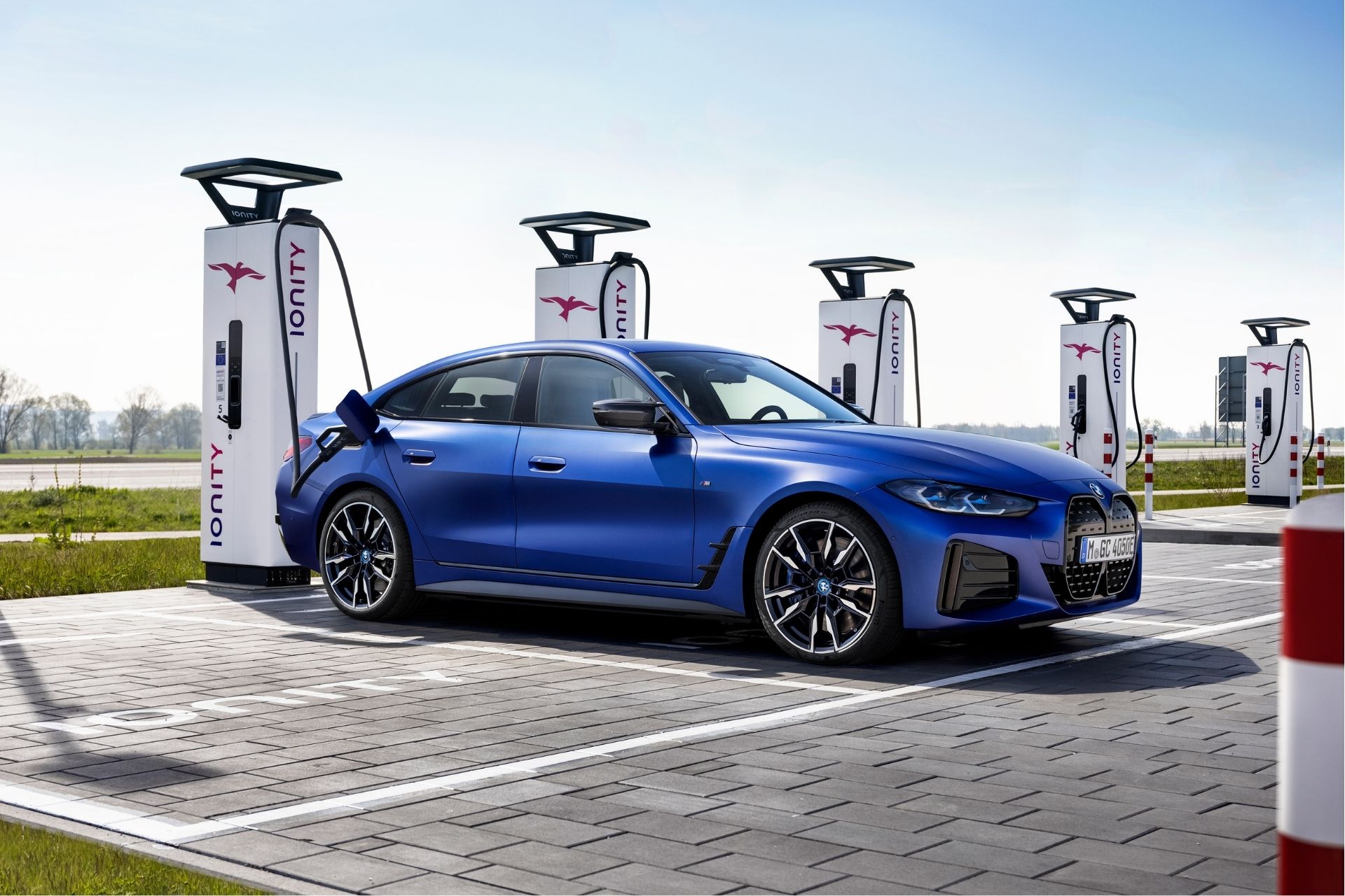 BMW lance une offre pour rattraper ceux qui sont tentés par Tesla et ses Superchargeurs