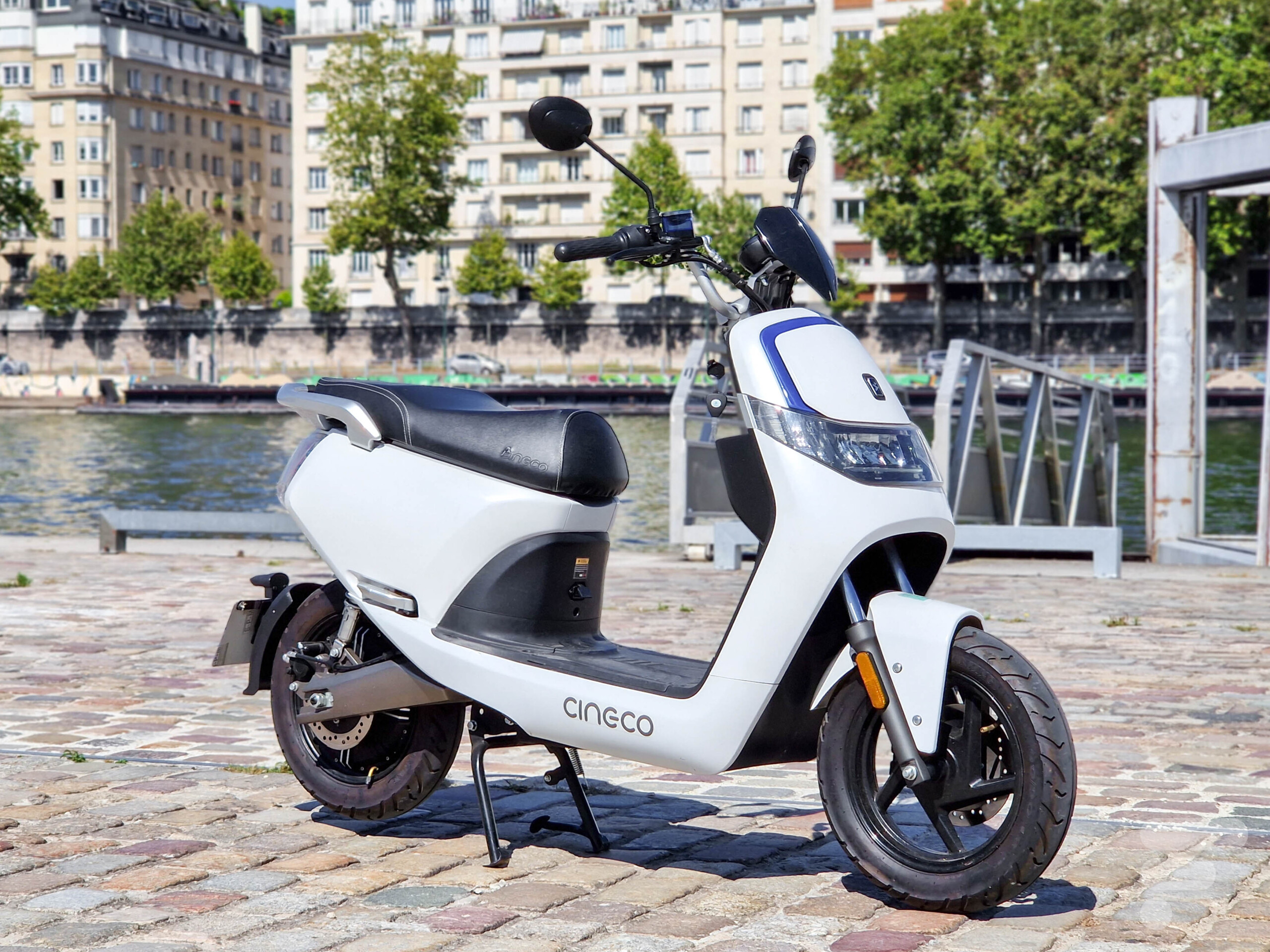 Essai du Cineco ES3 : un petit scooter électrique nerveux au possible, mais trop juste en autonomie