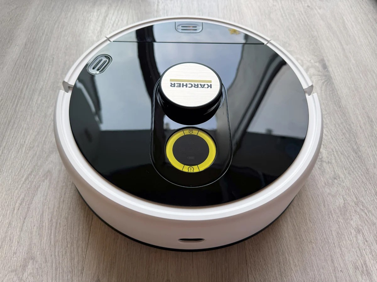 Test du Karcher RCF 3 : le robot laveur de sol ultime ?