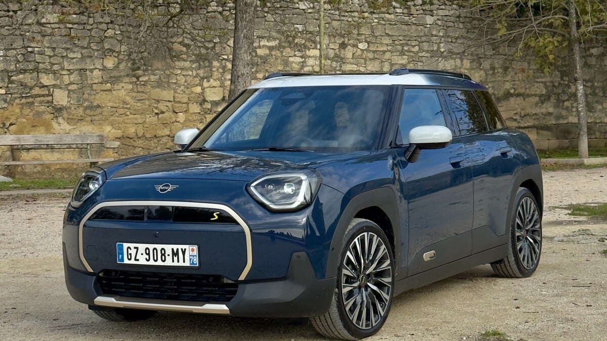 On a essayé le Mini Aceman SE, une voiture électrique amusante et pratique mais qui va maltraiter vos lombaires