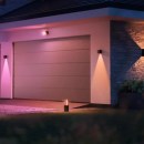 Cette lampe extérieure connectée Philips Hue à -34 % va changer l’atmosphère de votre jardin