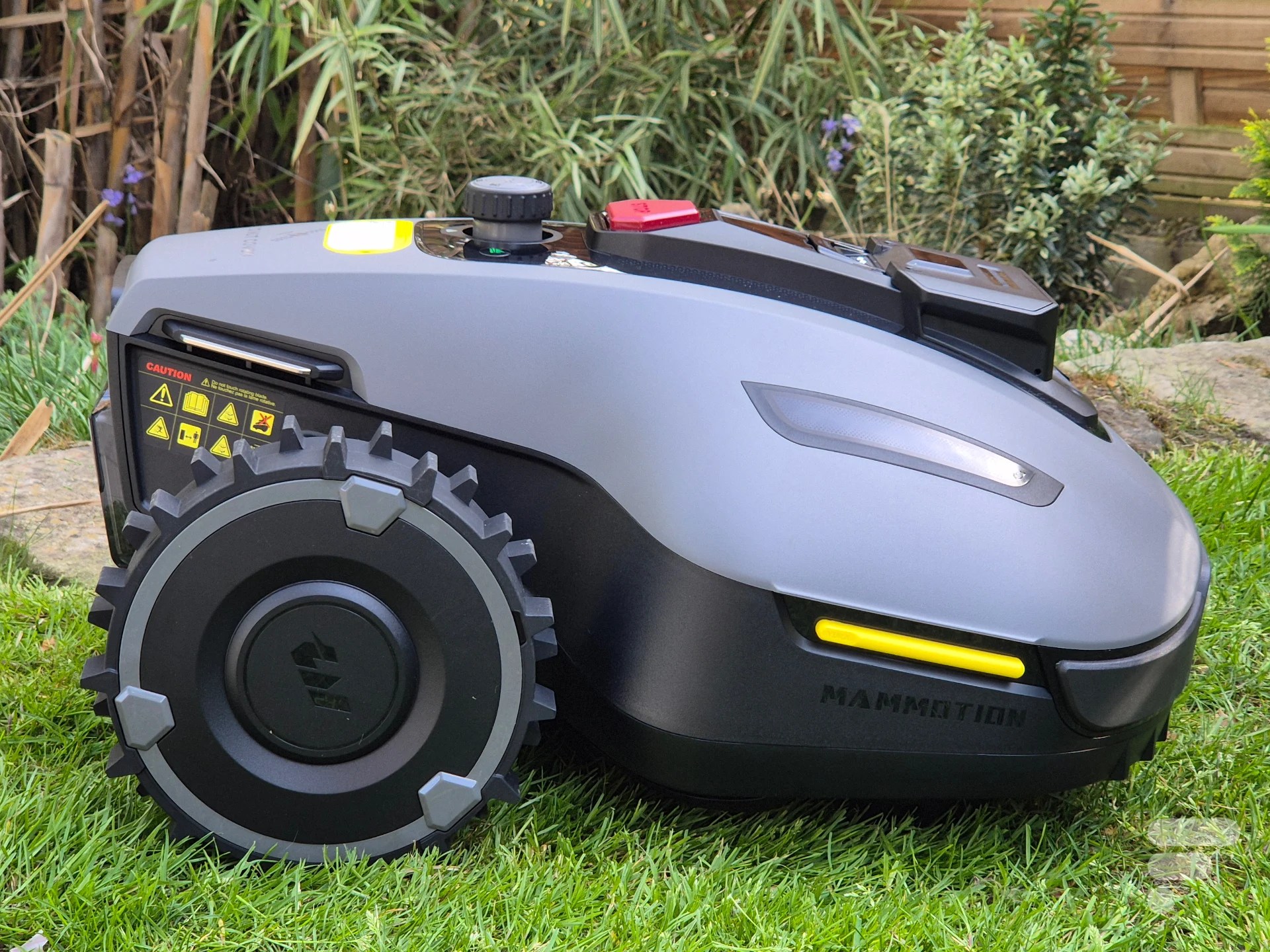 Test de la tondeuse robot Mammotion Yuka Mini : compacte, abordable et efficace