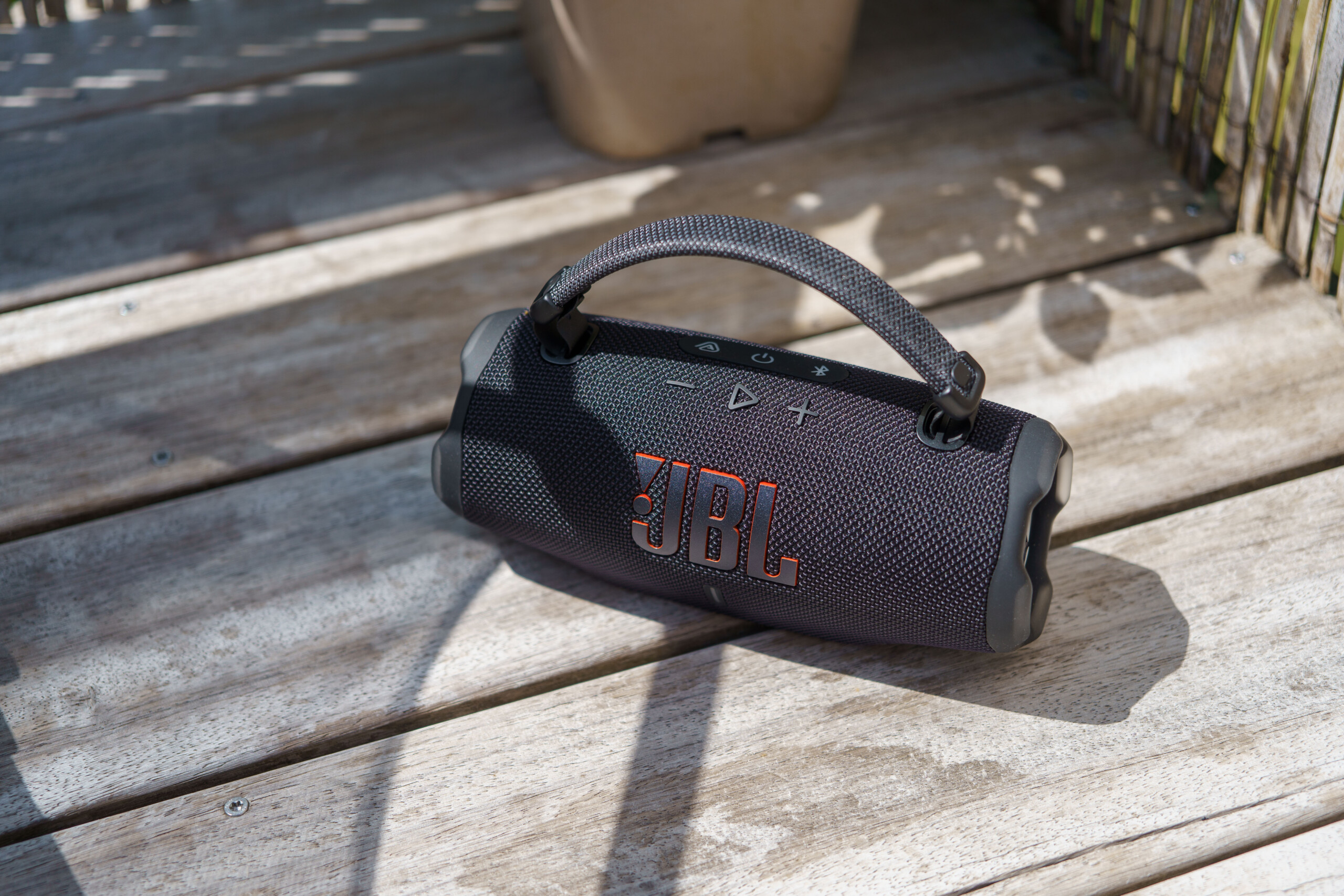 Test JBL Charge 6 : la référence des enceintes portables se bonifie encore