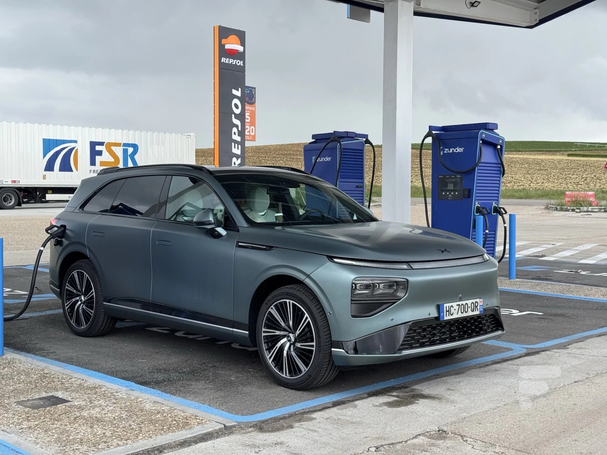 J’ai roulé 4 000 km en Xpeng G9 : cette voiture électrique chinoise peut-elle vraiment remplacer ma Tesla ?