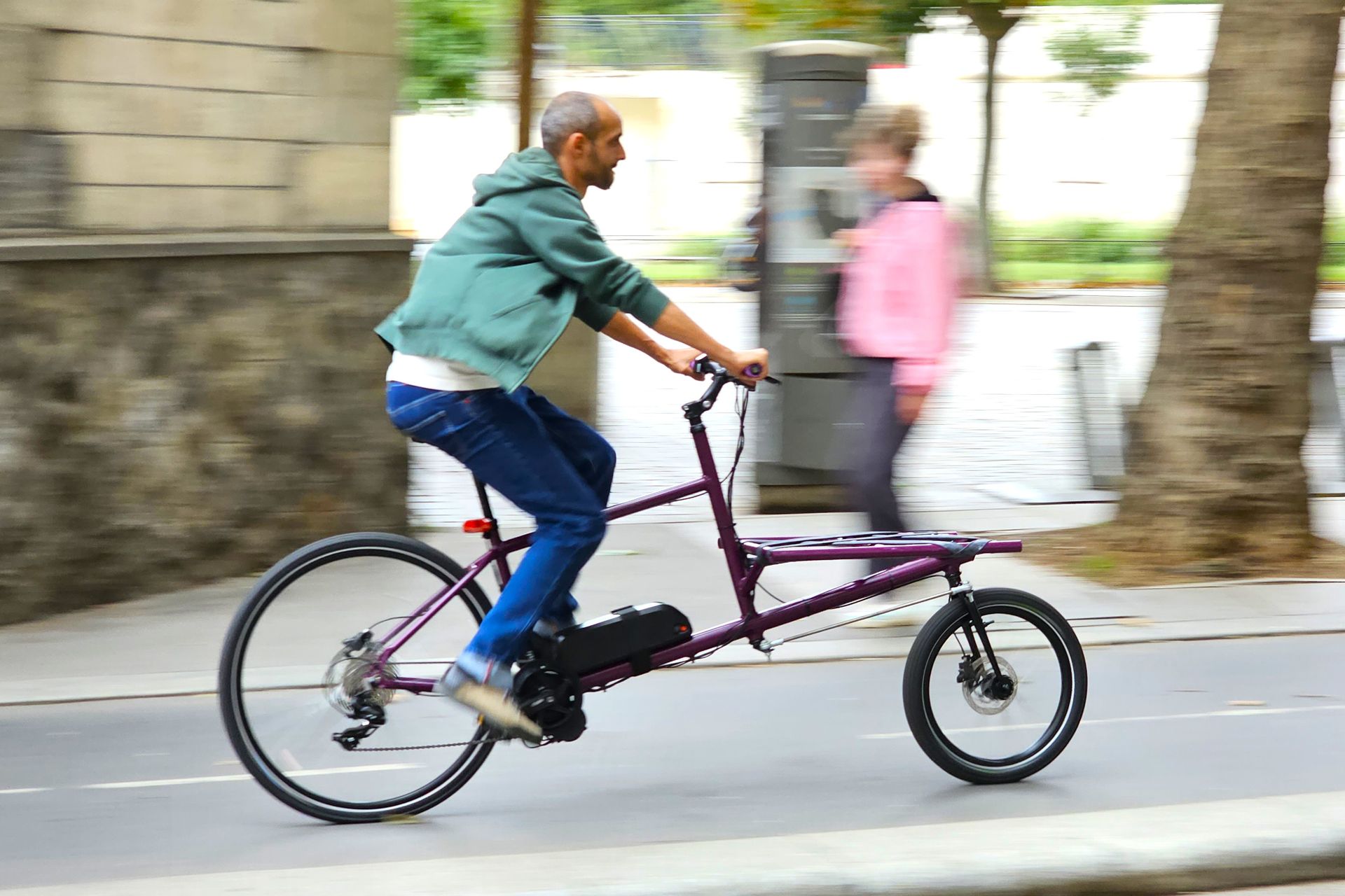 1 000 W de puissance et 120 Nm de couple : on a essayé ce nouveau kit d’électrification pour vélo surpuissant, et ça décoiffe
