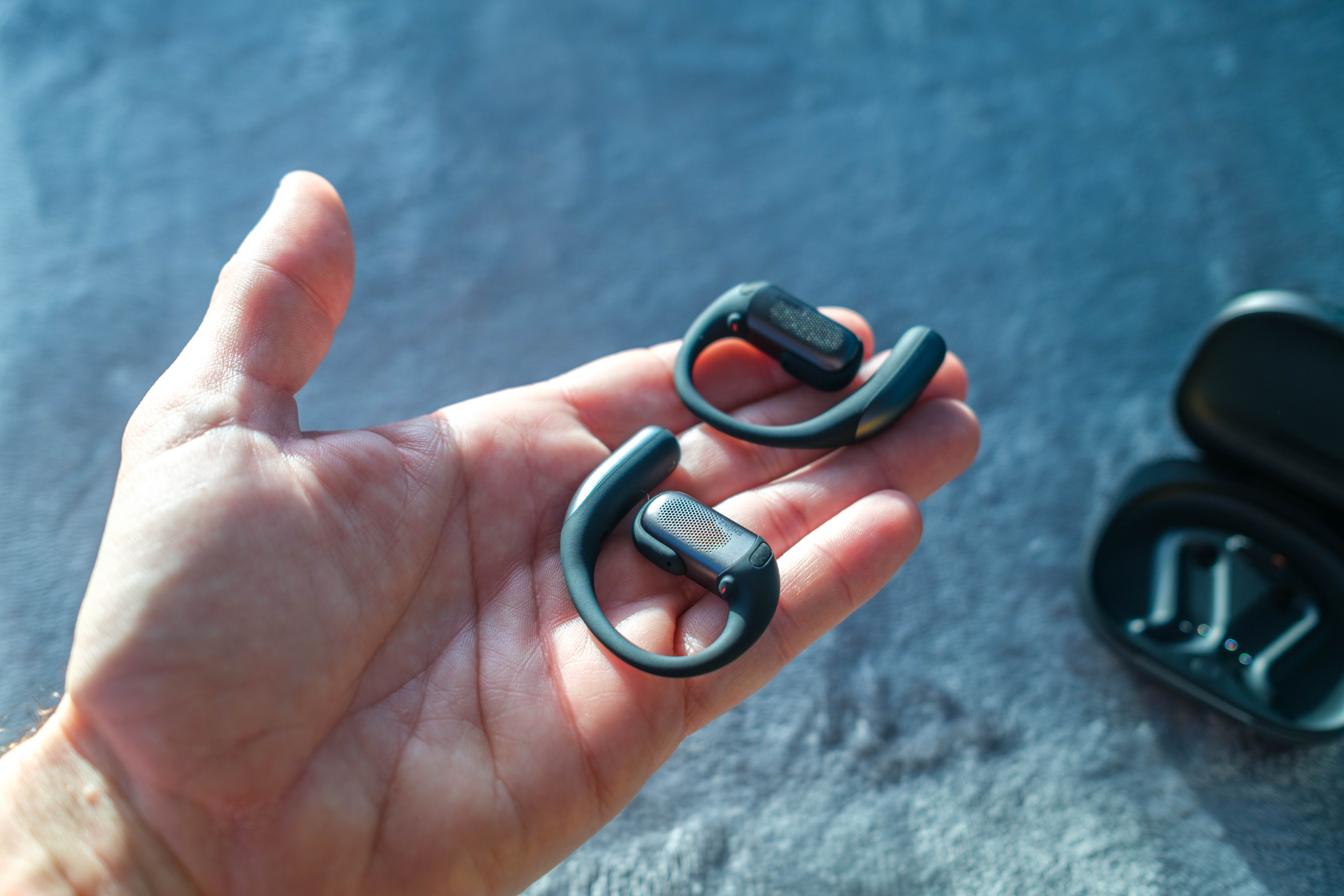 Test des Shokz OpenFit Pro : la réduction de bruit arrive enfin sur les écouteurs ouverts