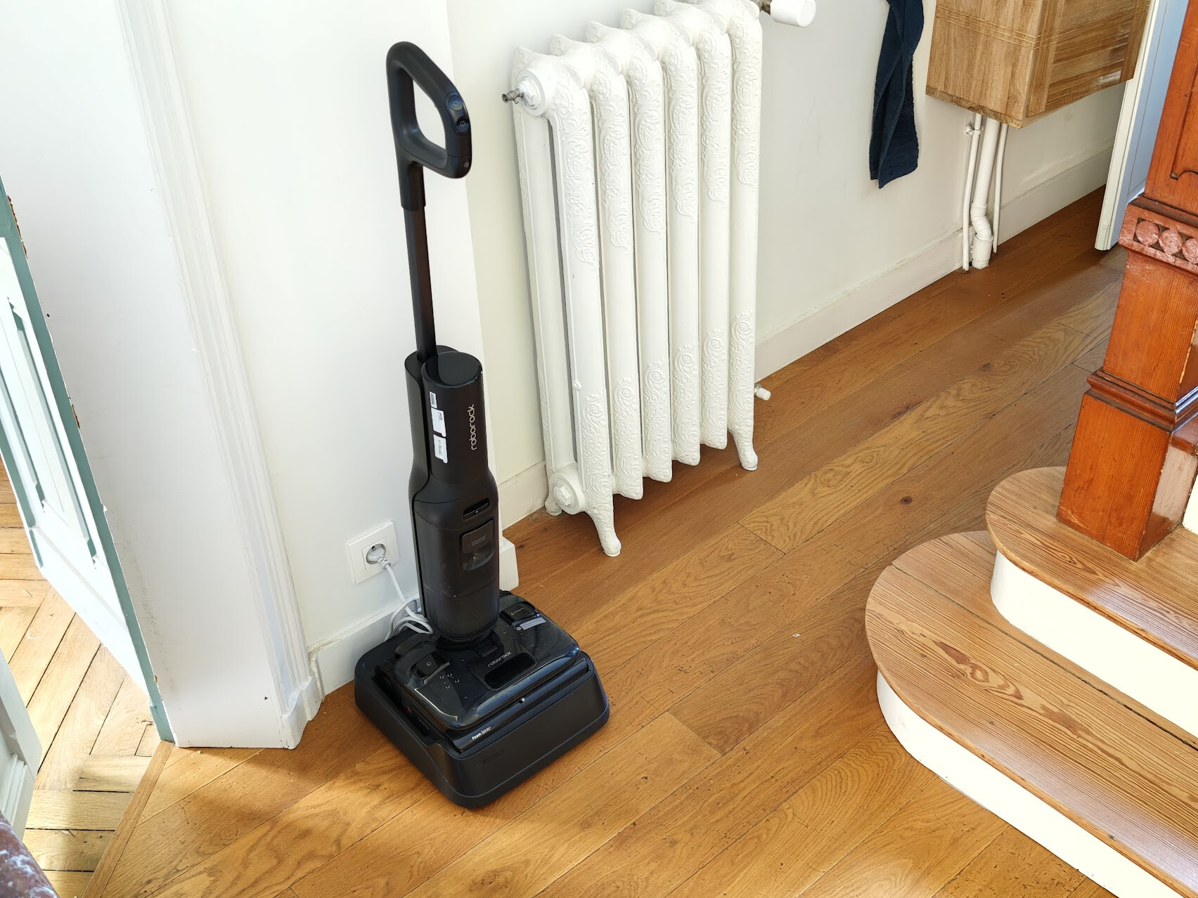 Test du Roborock F25 Ace Pro : j&rsquo;ai pulvérisé de la mousse sur mon carrelage