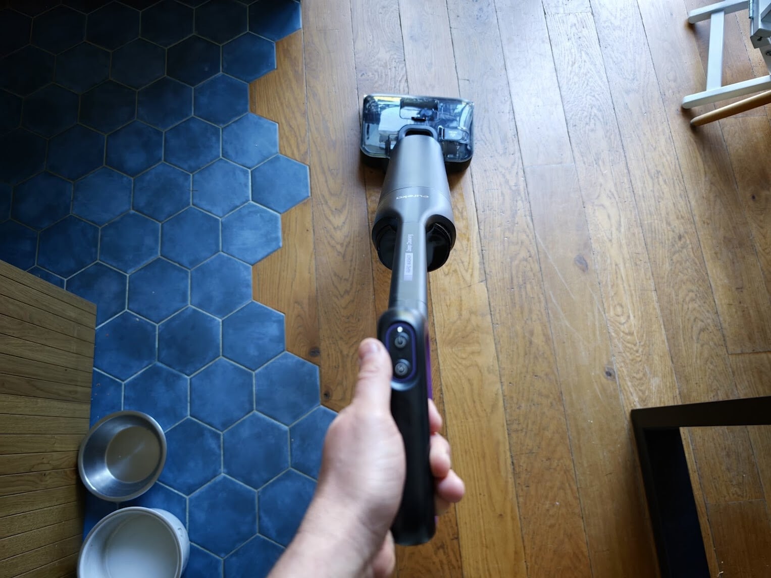 Test du Eureka FloorShine 460 : un aspirateur-laveur à 200 euros