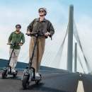 La Navee N65i II est une trottinette électrique SUV tout-terrain que vous retrouvez à prix réduit avec le retour des beaux jours