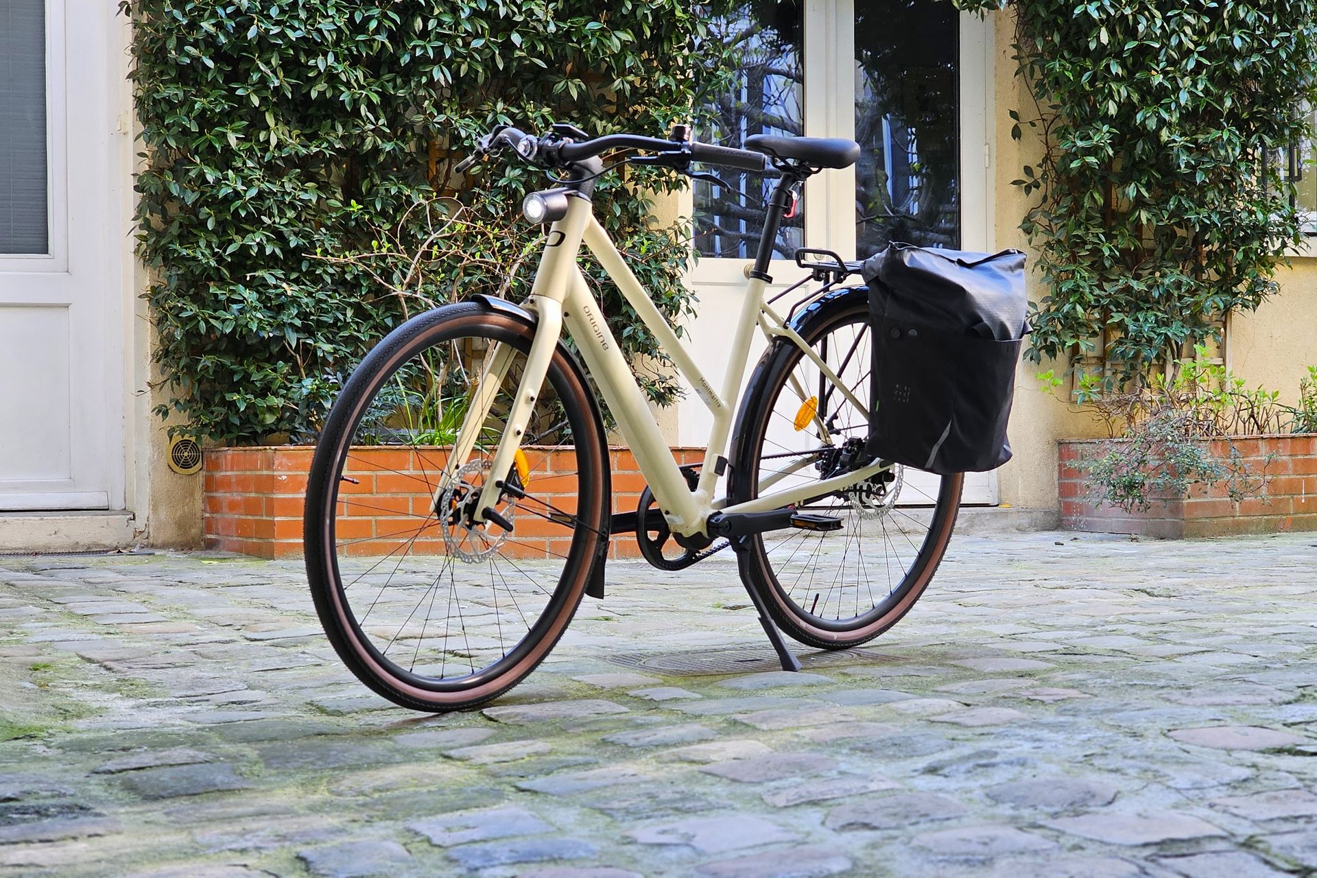 On a testé l’Origine Montmartre Air, l’un des vélos électriques urbains les plus légers du marché qui nous a bluffés par son autonomie
