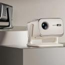 Ce picoprojecteur Full HD sous Google TV voit son prix passer sous la barre des 300 €