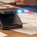 L&rsquo;Aurzen Zip, un vidéoprojecteur de poche qui se plie en trois, perd 100 €