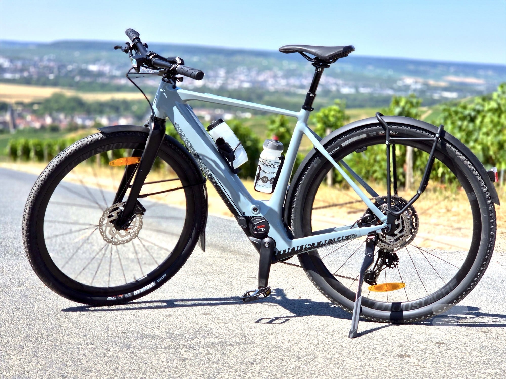 J&rsquo;ai parcouru la Champagne à vélo au guidon du gravel électrique Moustache : le destrier qu&rsquo;il me fallait