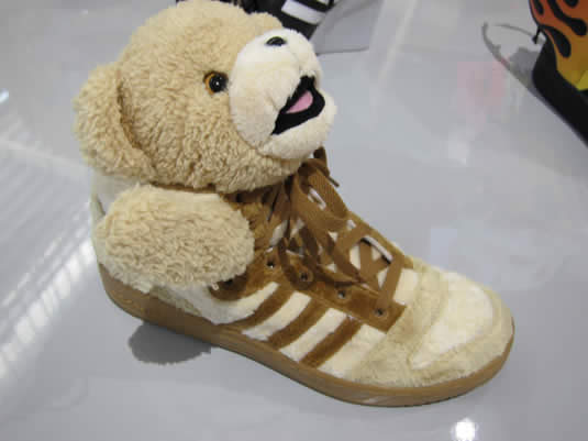 basket adidas avec peluche