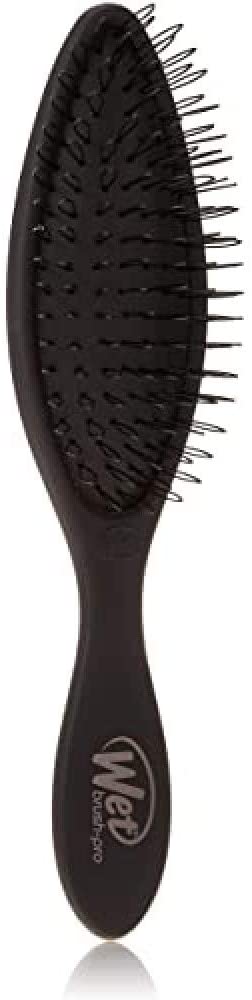 Êtes-vous sûre que votre brosse correspond à votre type de cheveux ?