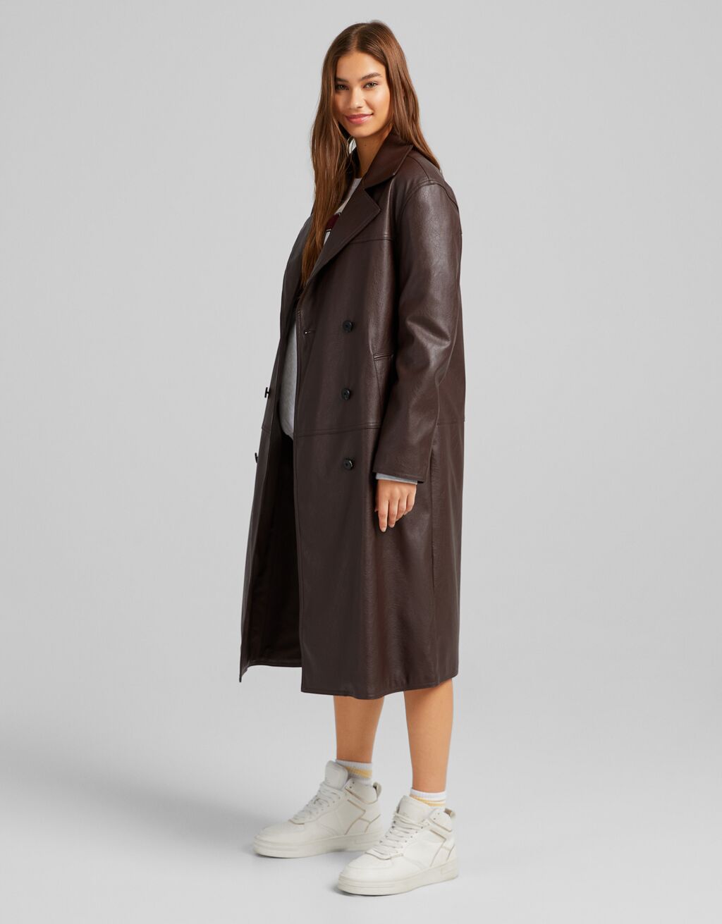 Ils sont beaux, ils sont chauds, ils sont dans la tendance de la saison, ces manteaux marron !