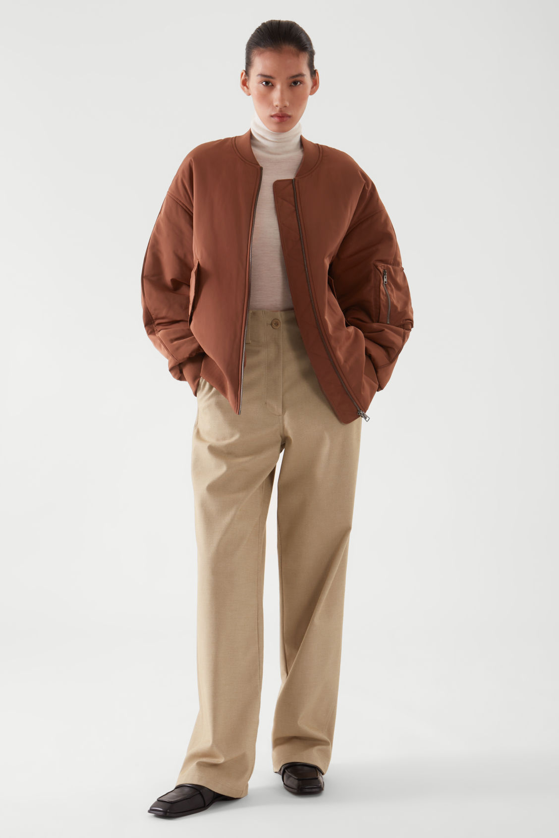 Ils sont beaux, ils sont chauds, ils sont dans la tendance de la saison, ces manteaux marron !