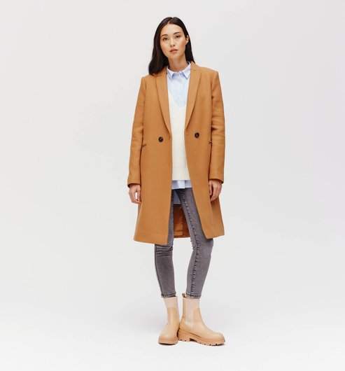 Ils sont beaux, ils sont chauds, ils sont dans la tendance de la saison, ces manteaux marron !