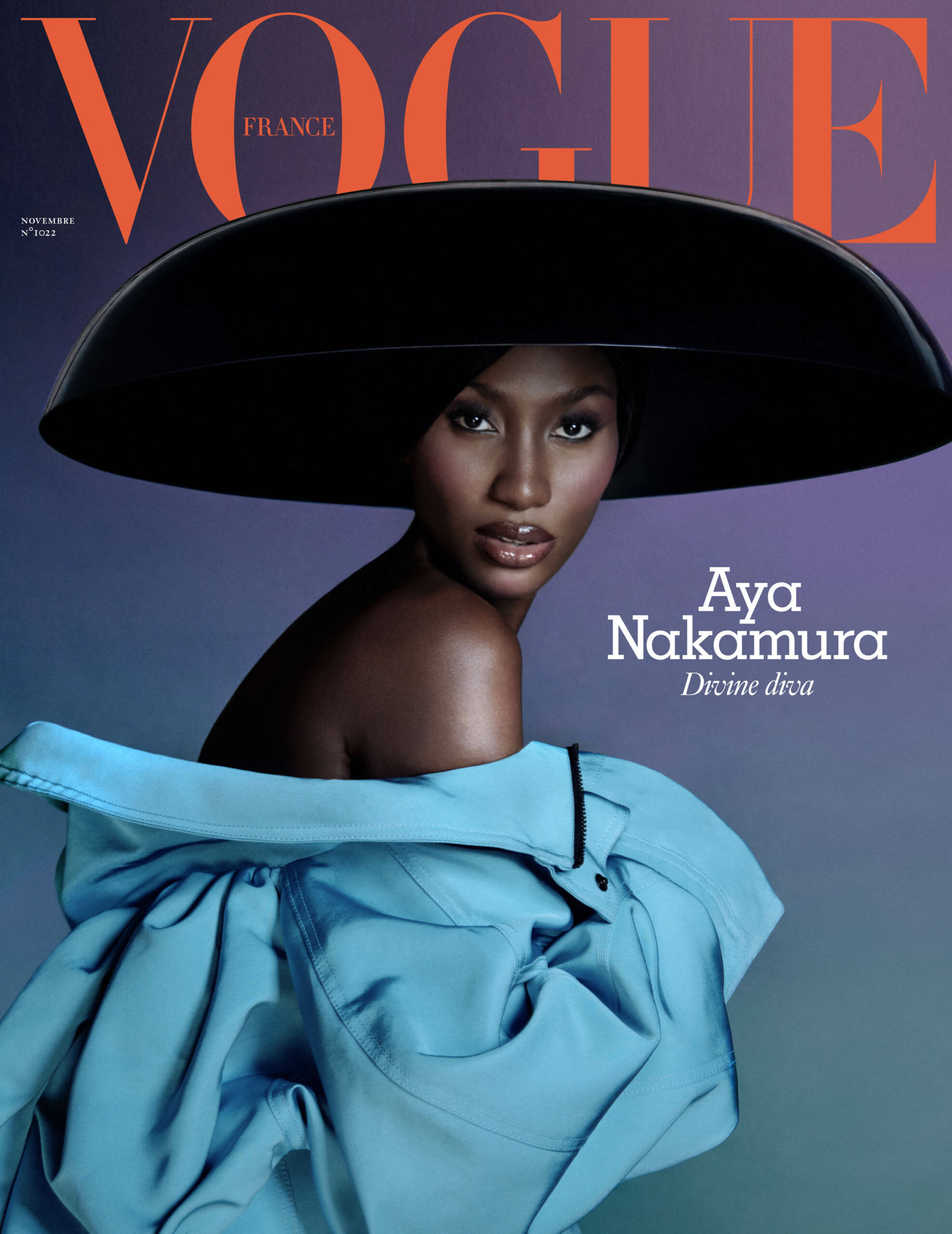En couverture du Vogue France de novembre 2021, Aya Nakamura, habillée en Balenciaga haute couture par la styliste Gabriella Karefa-Johnson et photographiée par Carlijn Jacobs. © Vogue France.
