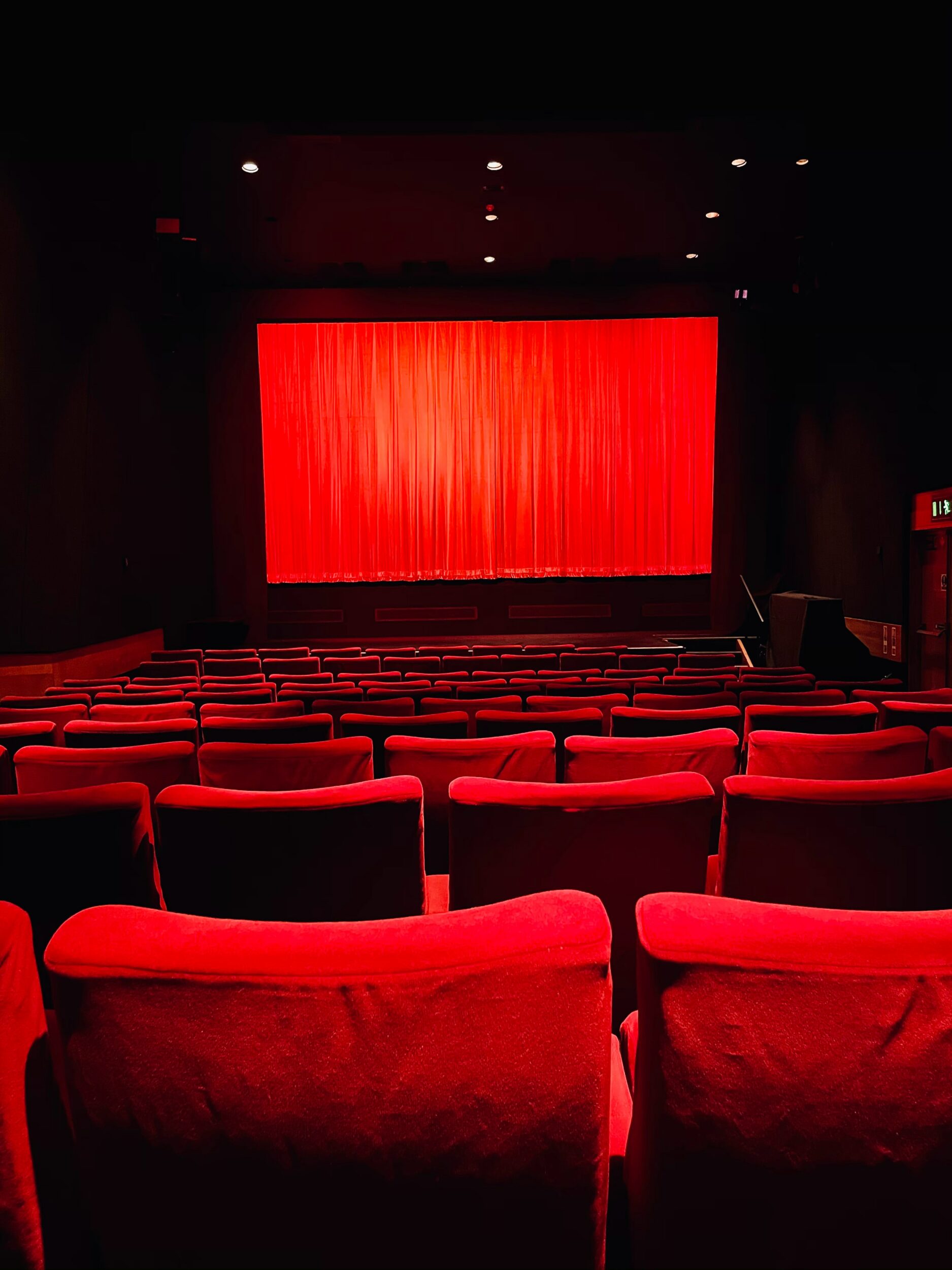 Portraits crachés de tous les connards qui peuplent les cinémas