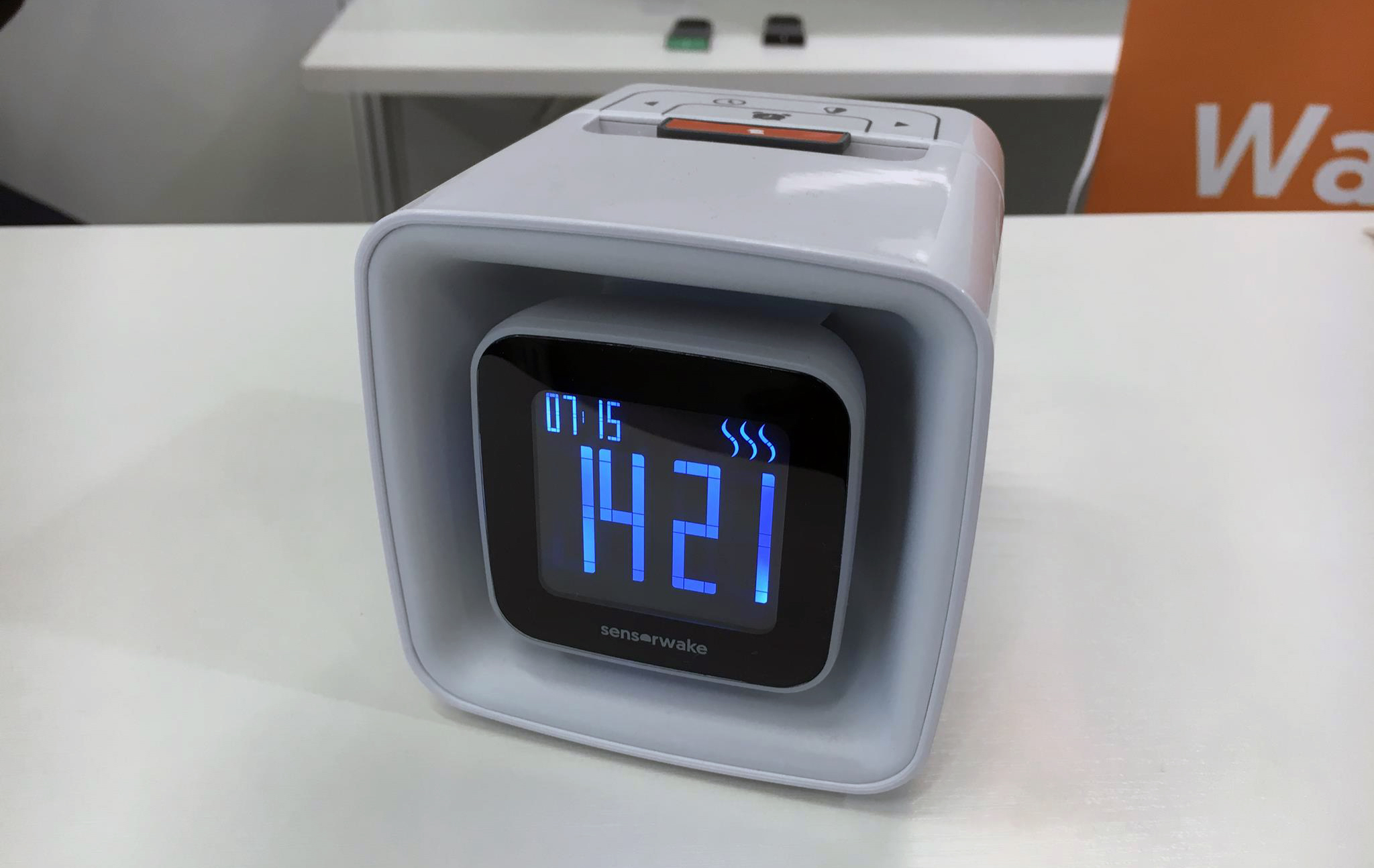 Prise en main du réveil olfactif SensorWake : et si une Prise en main du réveil olfactif SensorWake : et si une