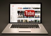 Abus sur mineures par des YouTubeurs en situation de pouvoir : des témoignages anonymes s'accumulent