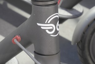 Après la trottinette en libre-service, Bird teste la trottinette livrée à domicile