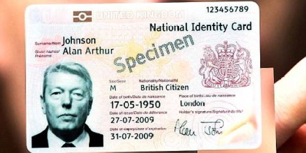 La Nouvelle Carte D Identite Britannique Deja Piratee