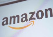Amazon A Change Son Nouveau Logo Pour Eviter Les Memes Avec La Moustache D Hitler Amazon A Change Son Nouveau Logo Pour Eviter Les Memes Avec La Moustache D Hitler