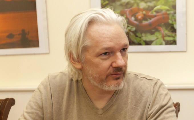Julian Assange : Tout savoir - Numerama