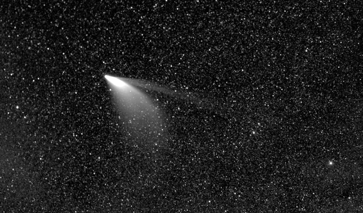 Cette photo de la comète NEOWISE prise depuis l'espace en révèle plus