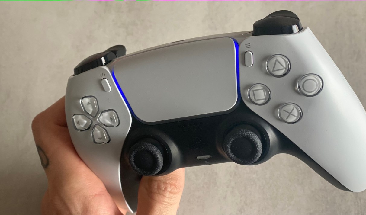 Premiers pas avec la PS5 on est déjà amoureux de la DualSense